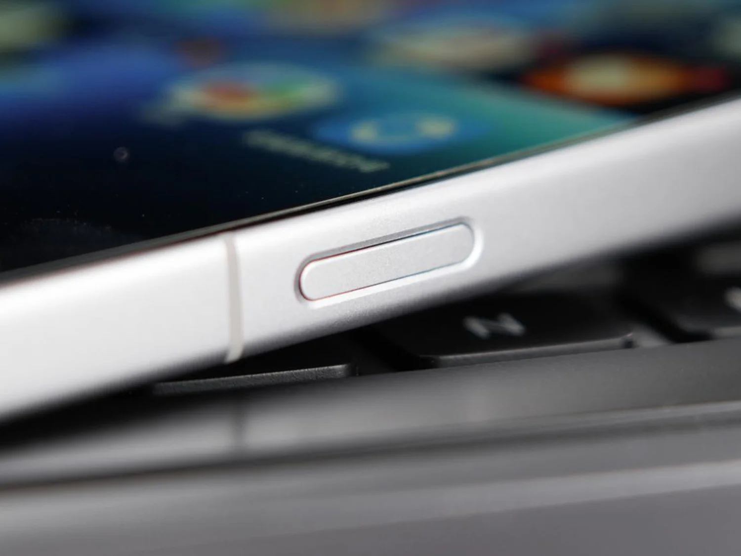 tren-tay-honor-win-rt-nut-ai