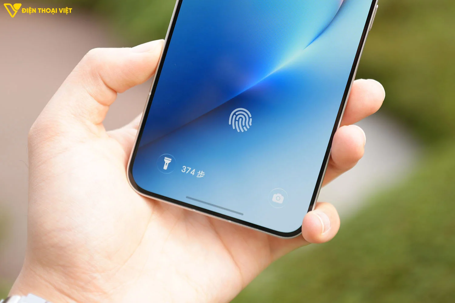 tren-tay-honor-win-rt-vien