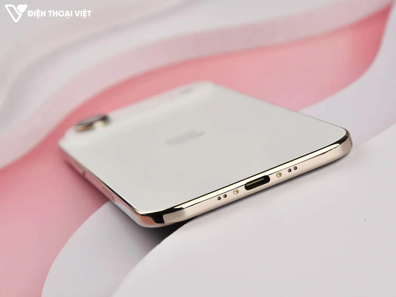 tren-tay-iphone-air-canh-duoi