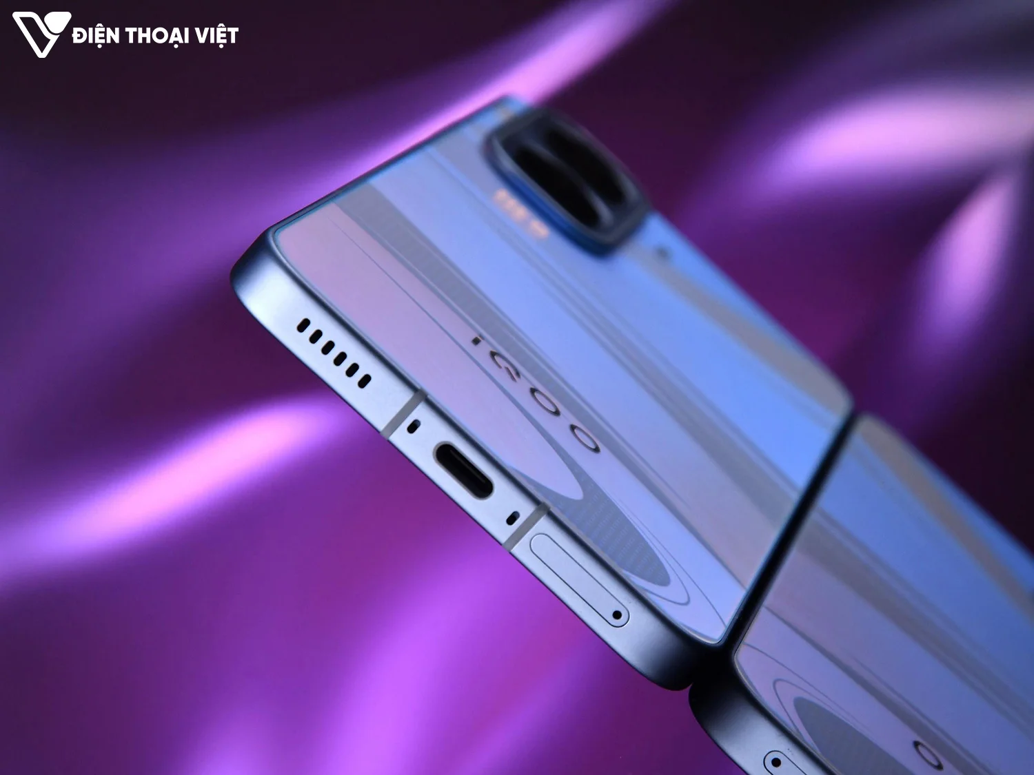 tren-tay-iqoo-neo-11-canh-duoi