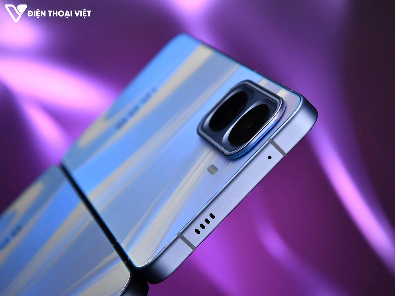 tren-tay-iqoo-neo-11-canh-tren