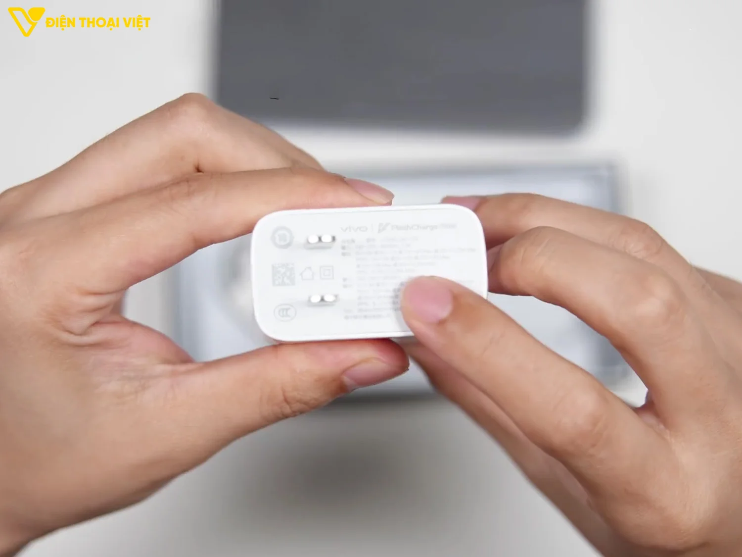 Pin 9100mAh và sạc siêu nhanh 100W của iQOO Neo 11 Ultra
