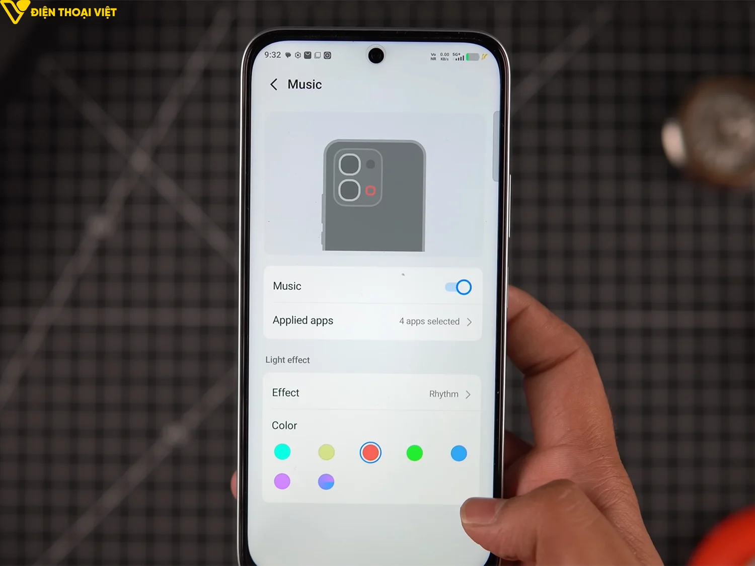Người dùng có thể tuỳ chỉnh màu sắc của đèn theo ý thích
