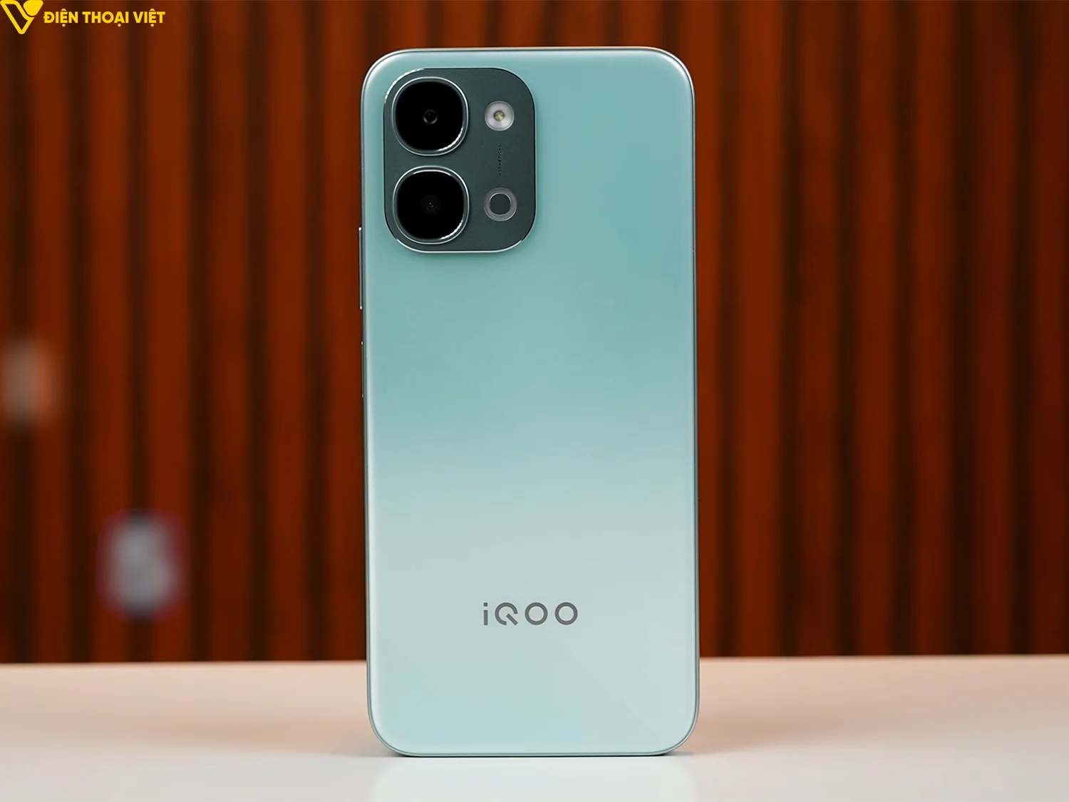Mặt lưng iQOO Z11x