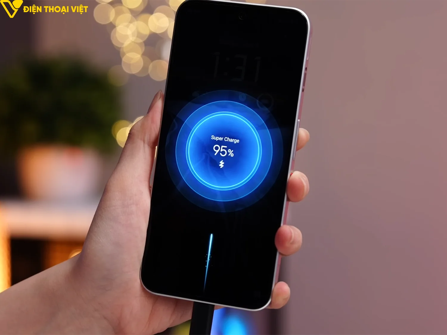 Máy còn được tích hợp công nghệ sạc nhánh