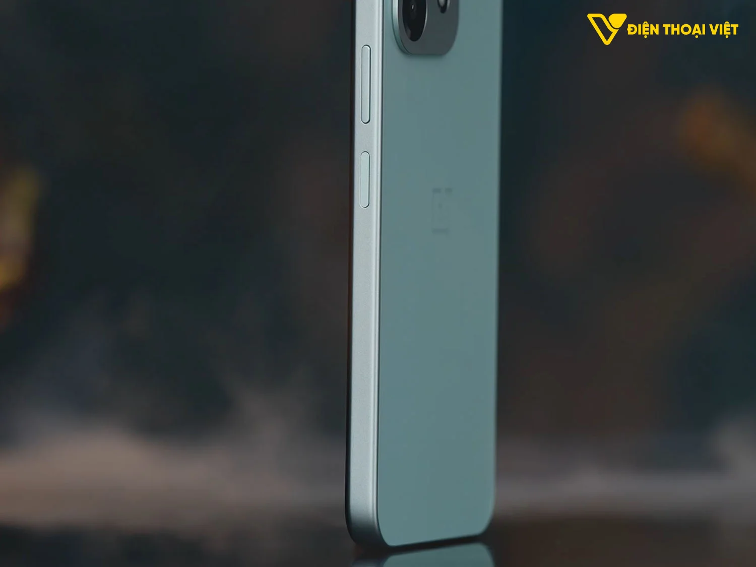 Cạnh phải OnePlus N6
