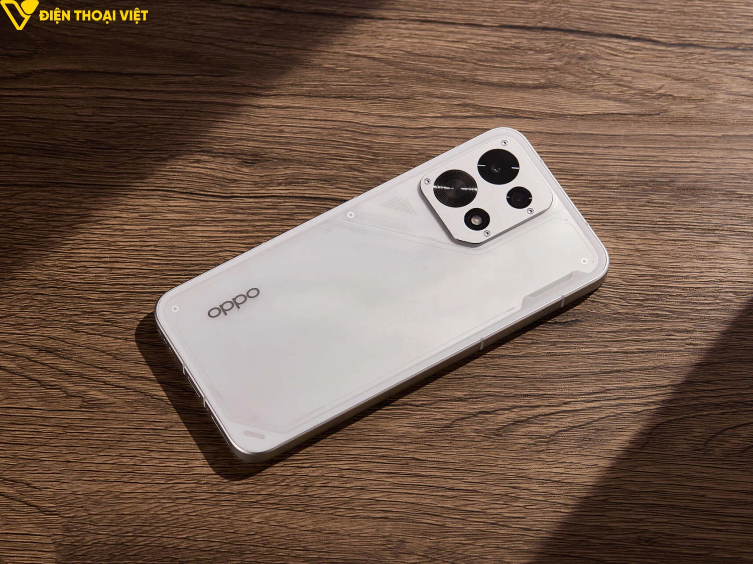 Thiết kế đậm chất gaming cùng hệ thống tản nhiệt độc đáo