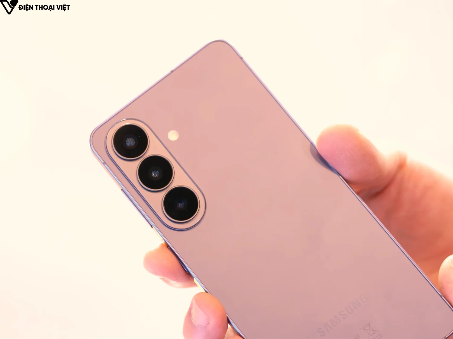 tren-tay-samsung-s26-plus-camera-sau