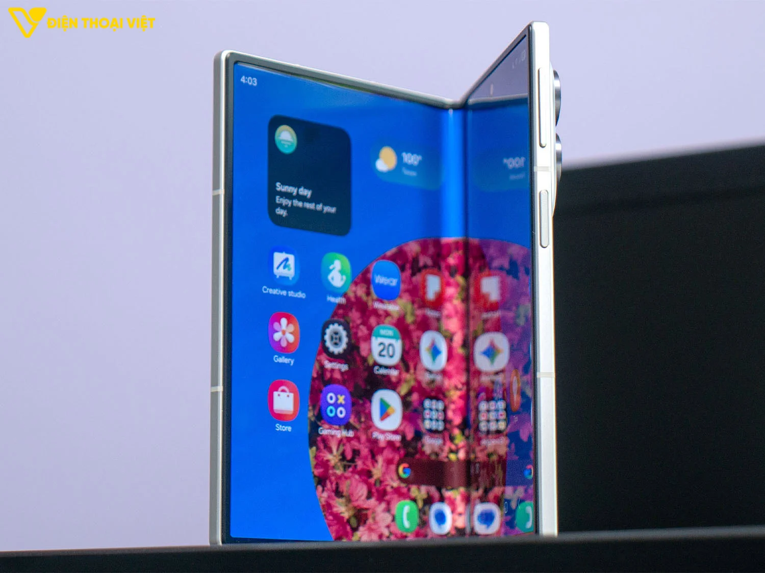 Cạnh hai bên của Samsung Z Fold 8