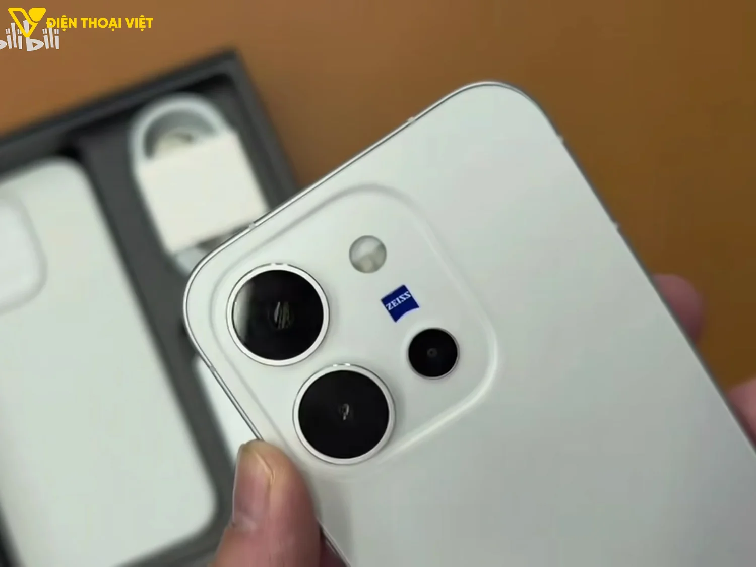Hệ thống máy ảnh 50MP trên Vivo X300 E
