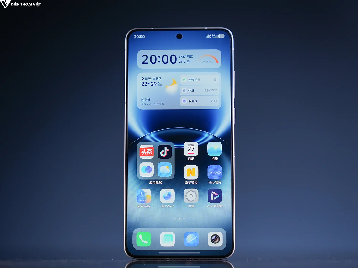 Màn hình AMOLED 6.82 inch