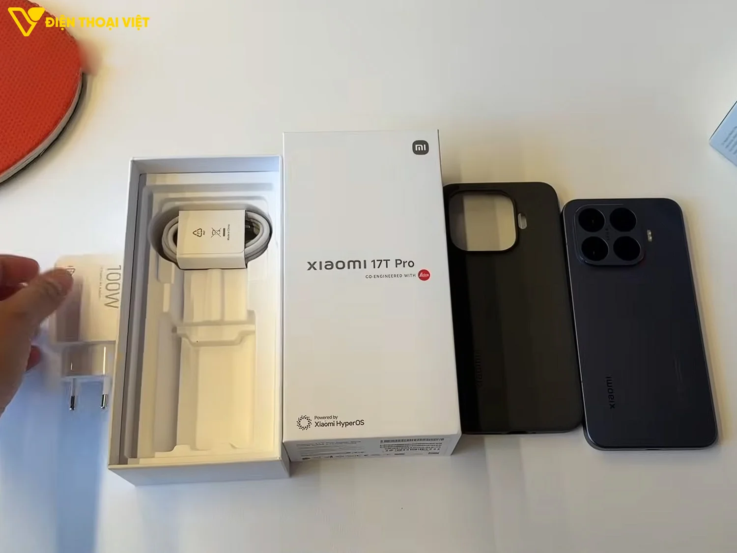 Phụ kiện bên trong hộp đựng Xiaomi 17T Pro
