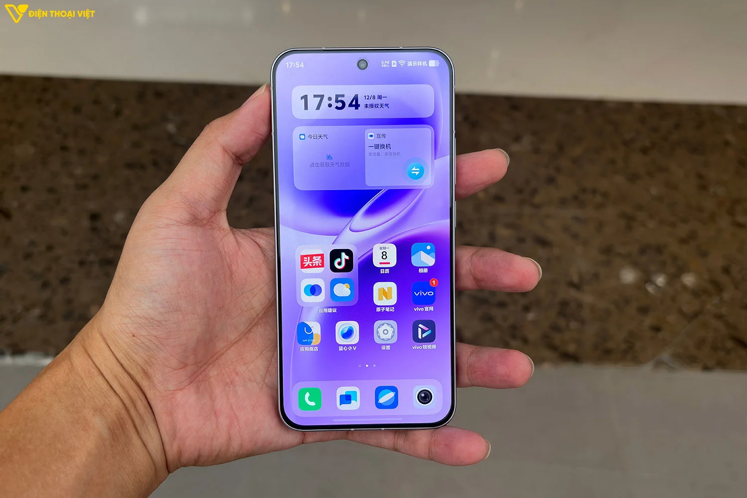 Kích thước nhỏ gọn, thiết kế cao cấp