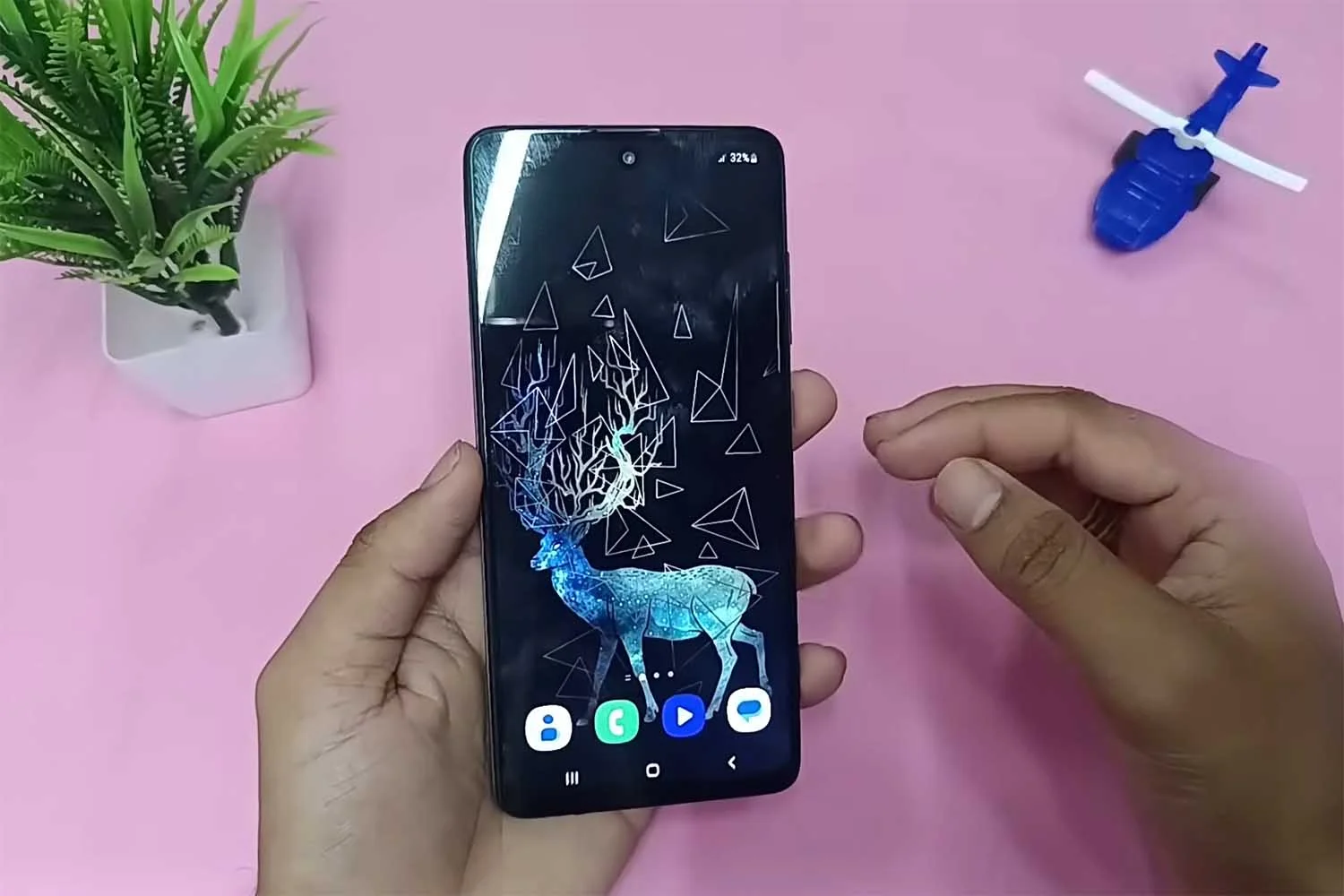 Vivo V70 Lite có màn hình AMOLED 120Hz, độ sáng 3000 nit