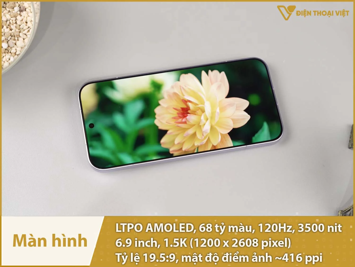 AMOLED 6,9 inch - 120Hz - 3500 nit