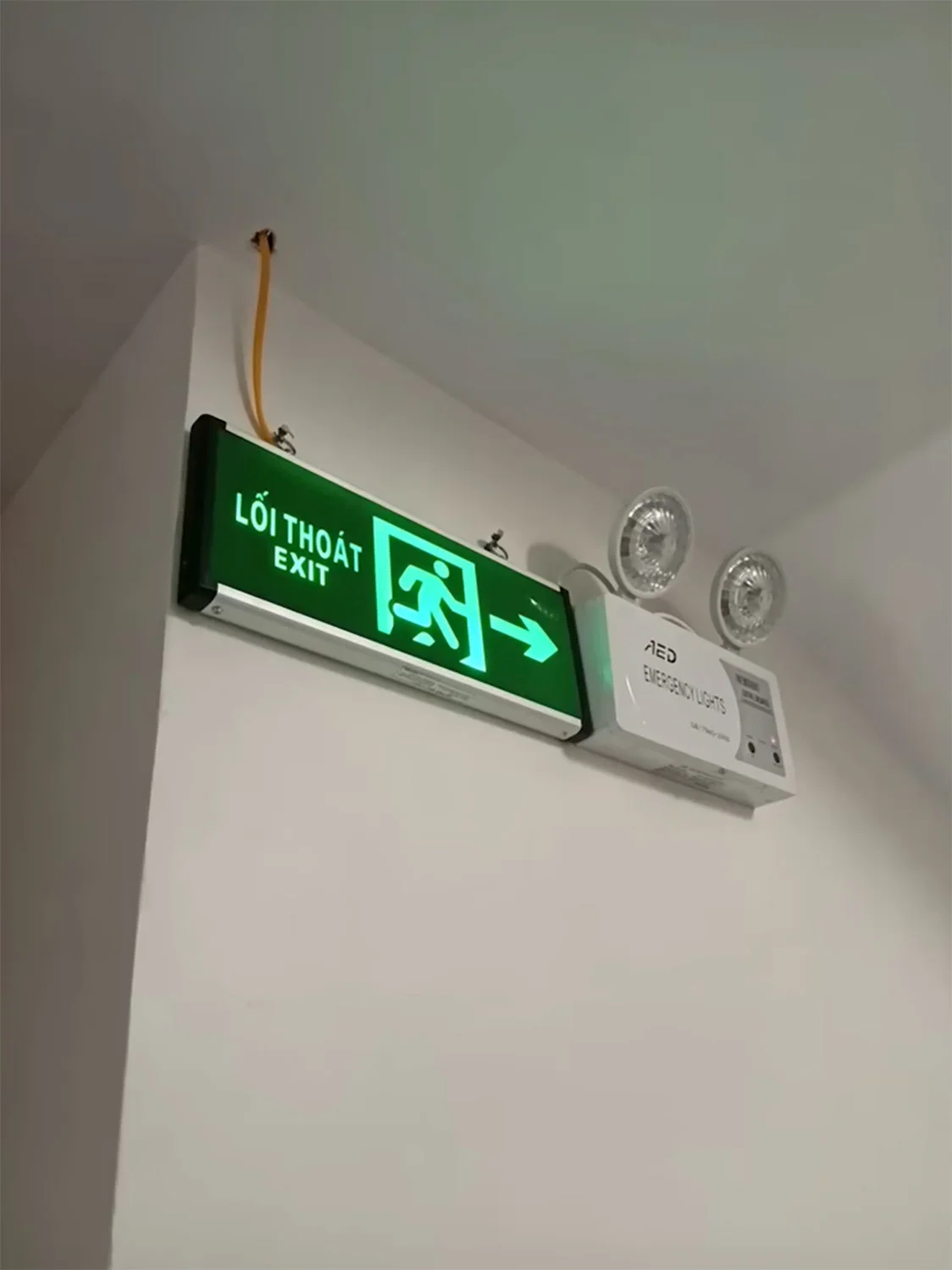 Ảnh chụp thiếu sáng