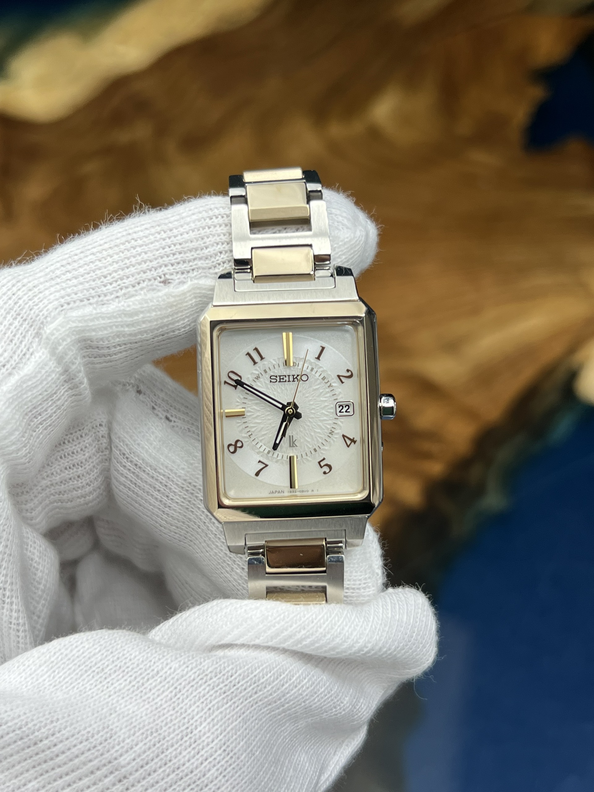 11-7d798321-891f-417b-8bc0-80584ac17246