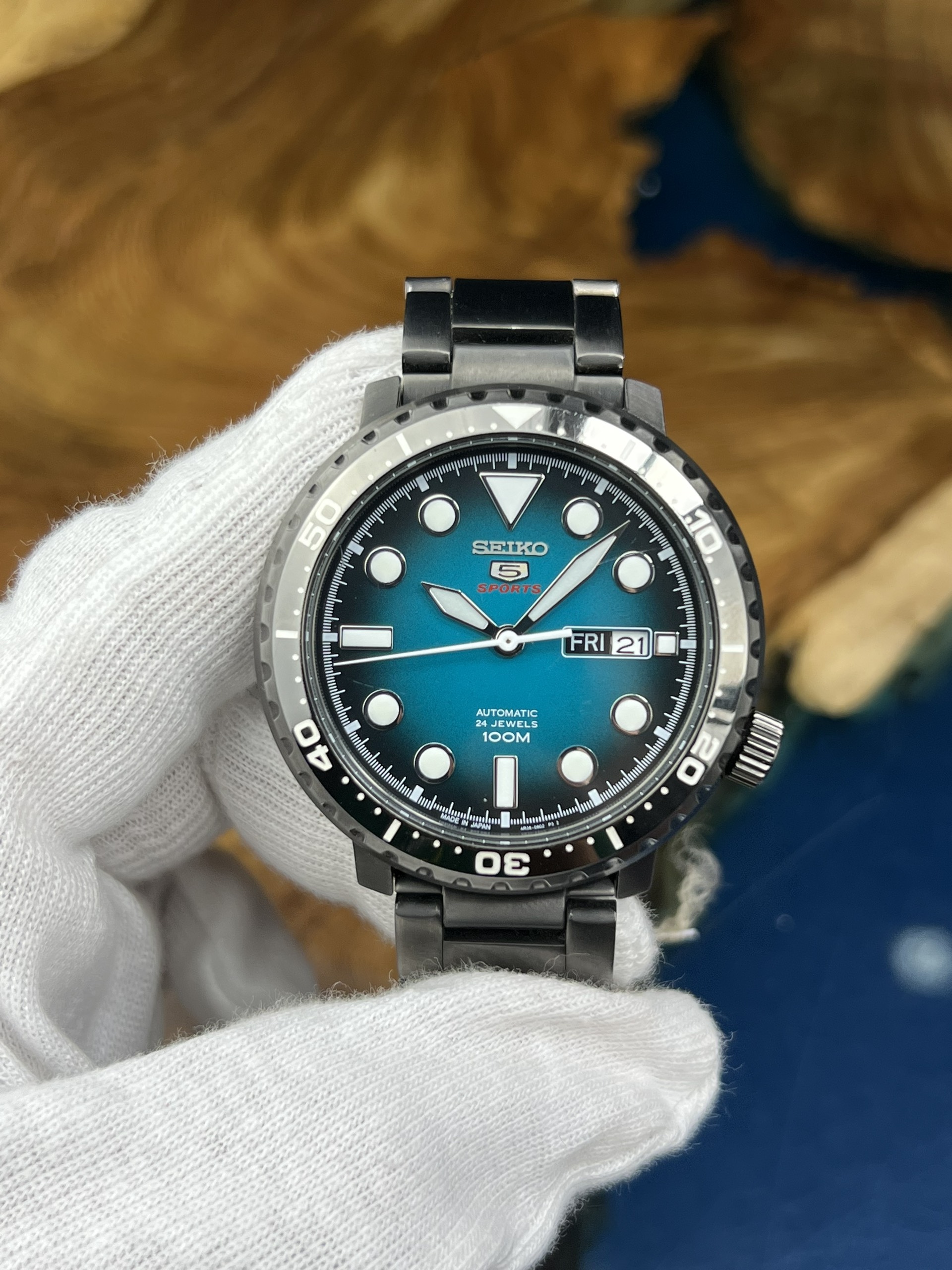 11-83014c4d-cd11-4c7d-9b81-6cc765c9176a