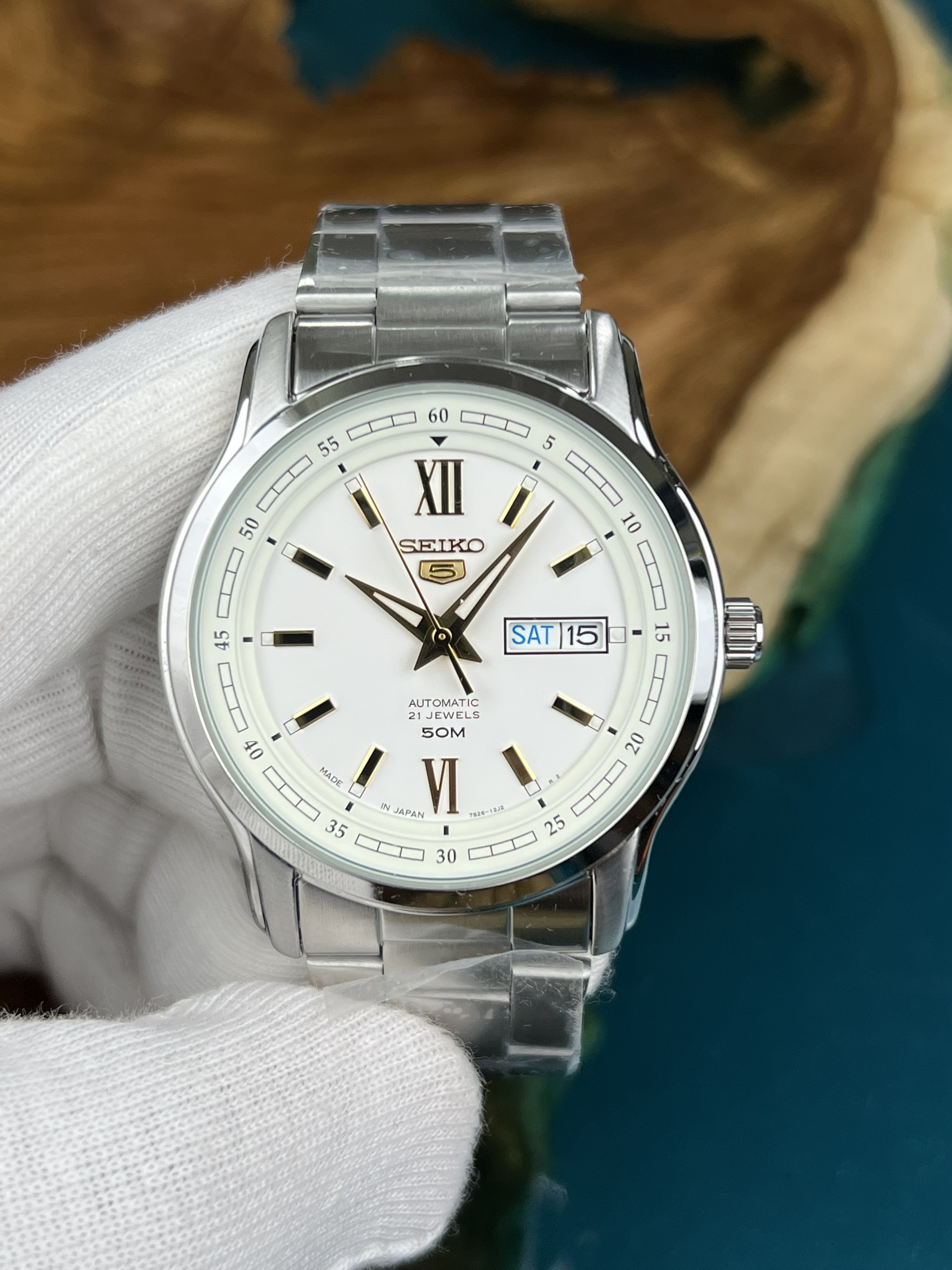 11-cf8a28c5-3c05-4f61-b483-6bbca7a0c66a