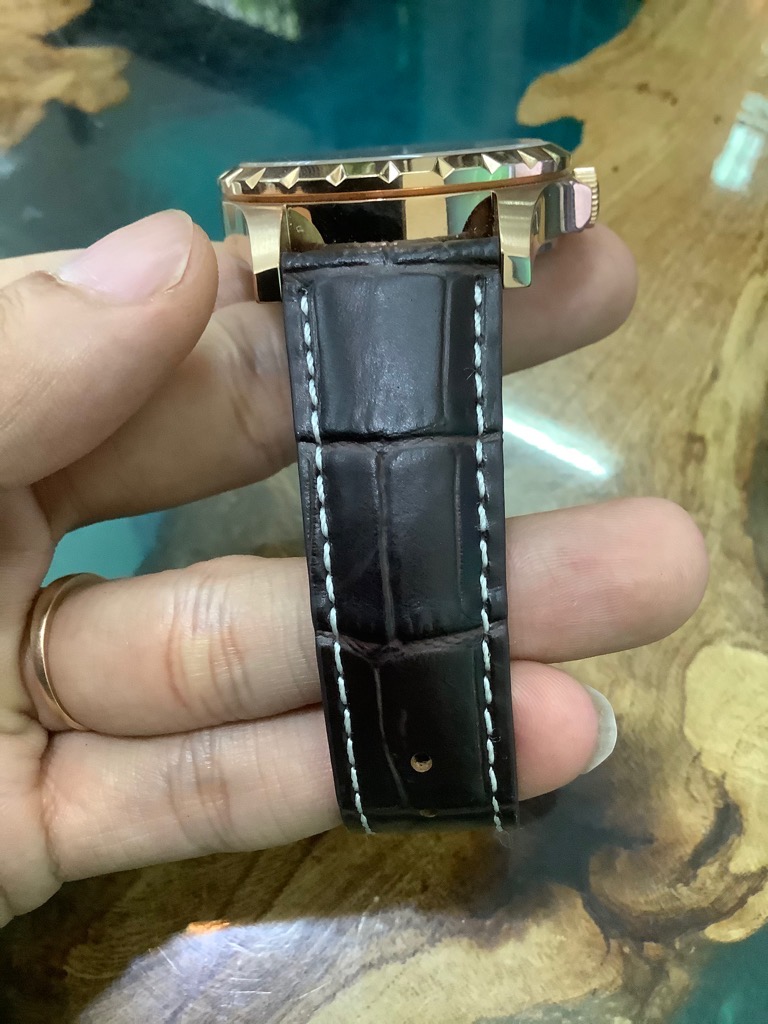 1b2f7438-2b40-49f5-97b8-13d2b9f1e890