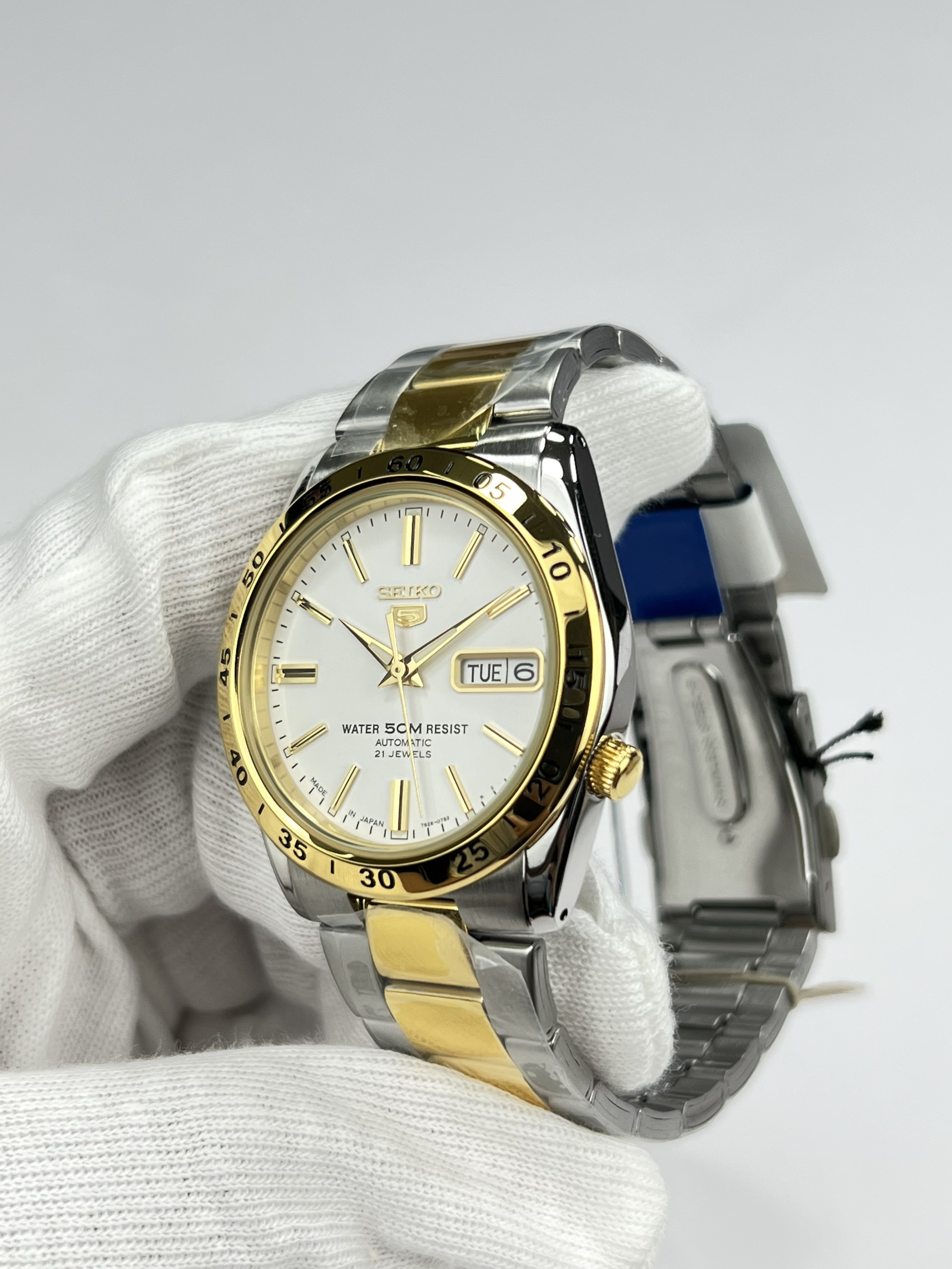 2-02d2758a-0731-47d9-a513-a320b7a6ff42