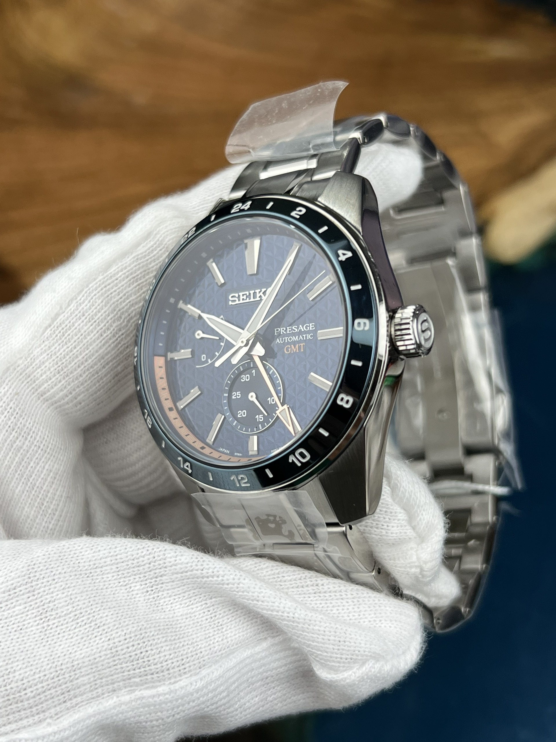 2-142a0976-eb23-4bfc-82db-4ee54dfdcae0-b92acd8c-c9b8-4fd2-8203-7f309bf38802