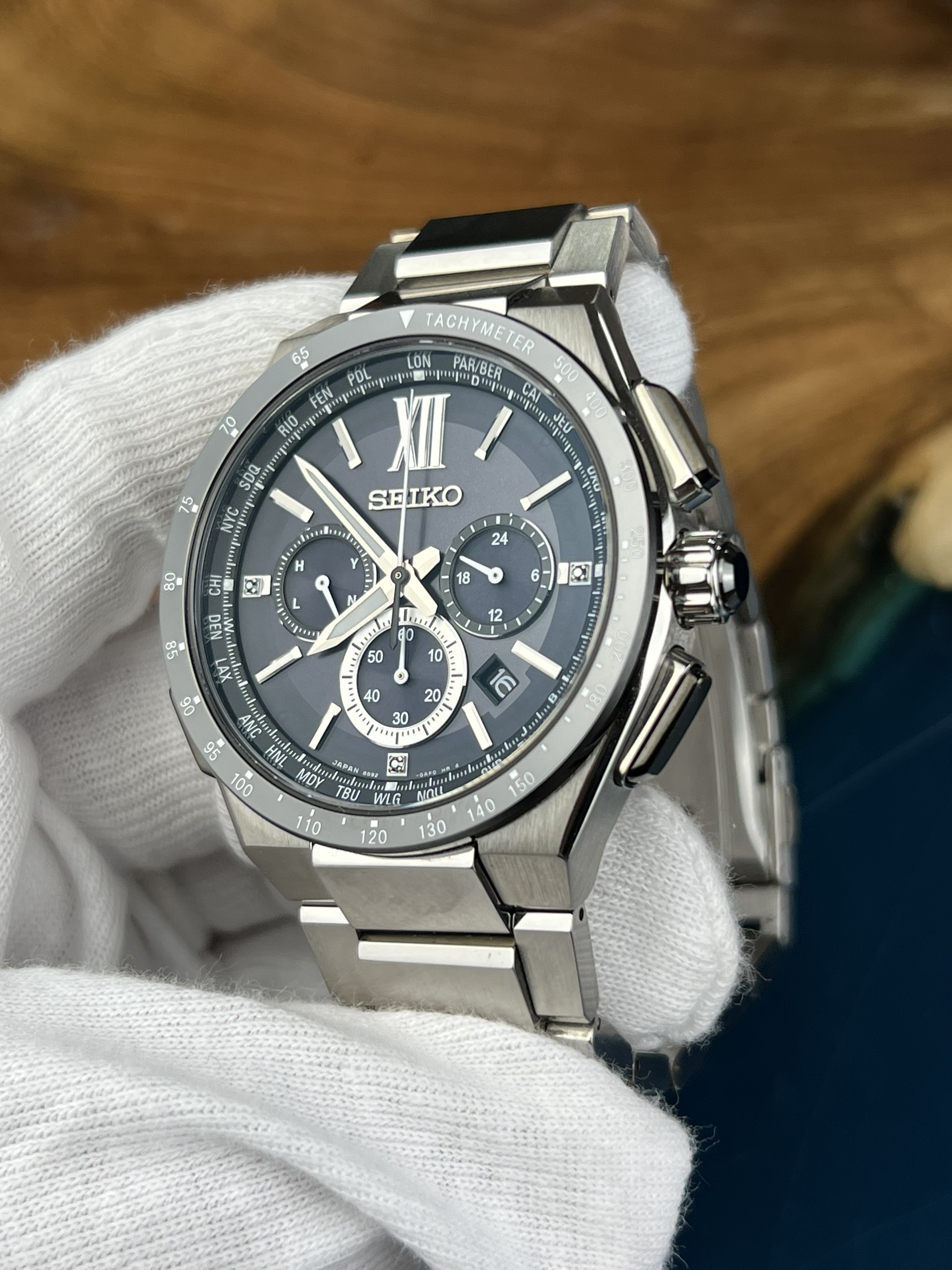 2-3d5db1df-6a49-4538-94e0-1576bf5ce83b