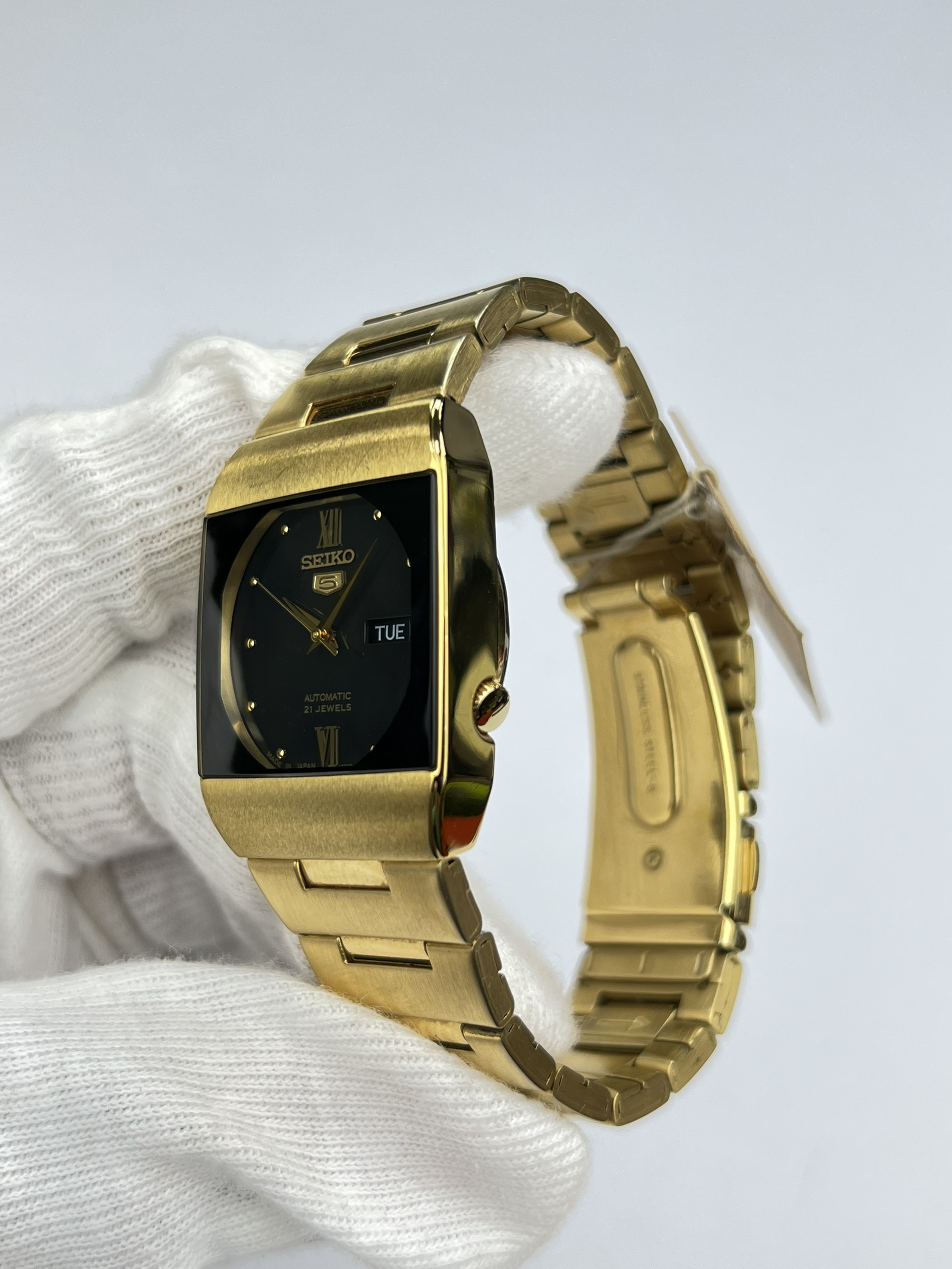 2-40a2b086-f1ef-4065-adee-712cd1018243