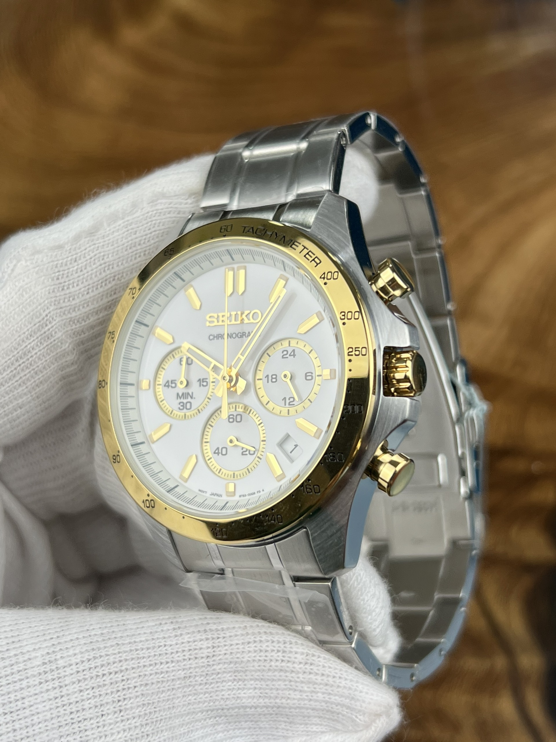 2-5c169836-2019-4c7e-8c5c-5f63a0139b00