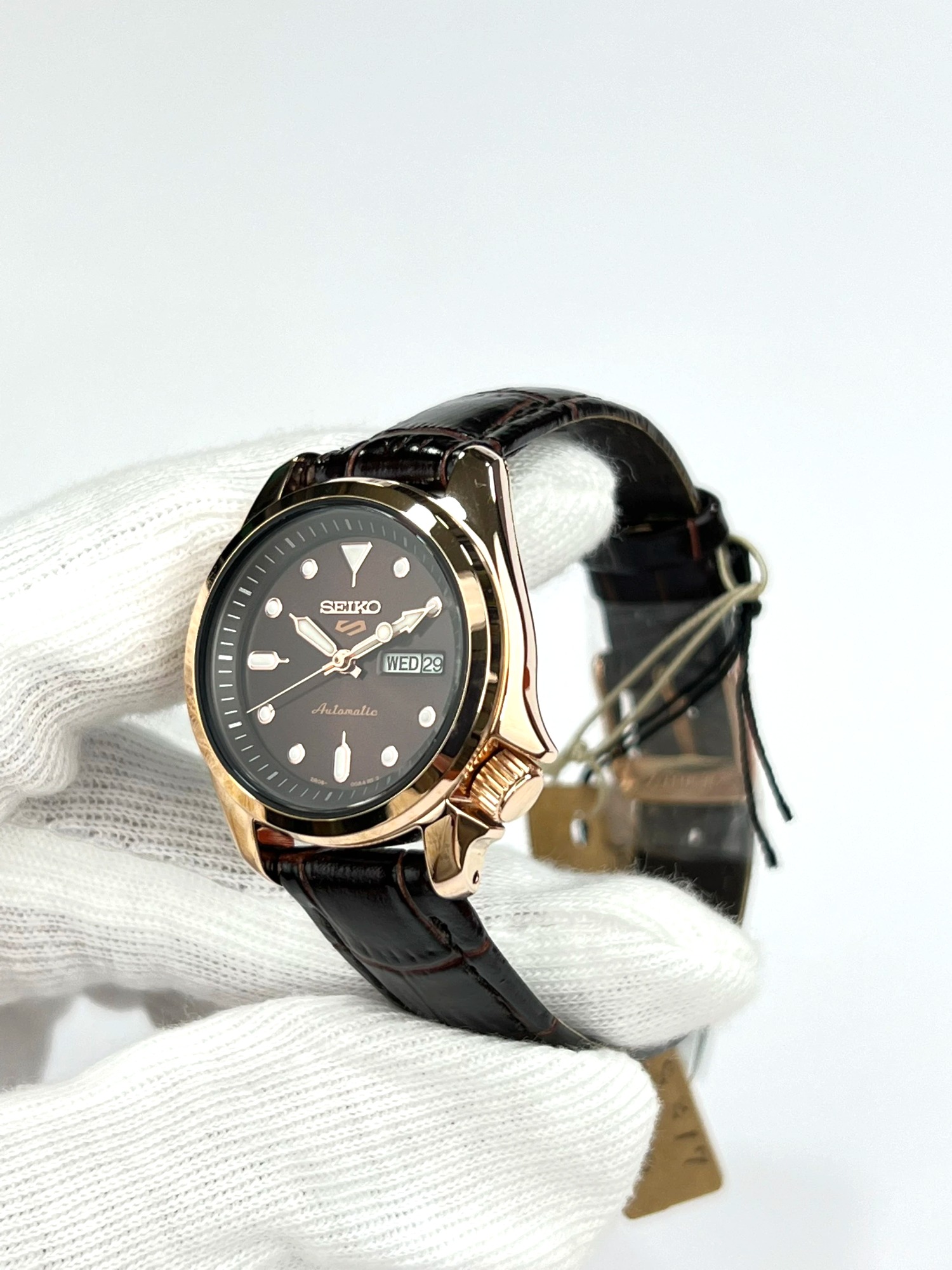 2-8ff75be0-5ff7-4875-9680-57170e4aae83