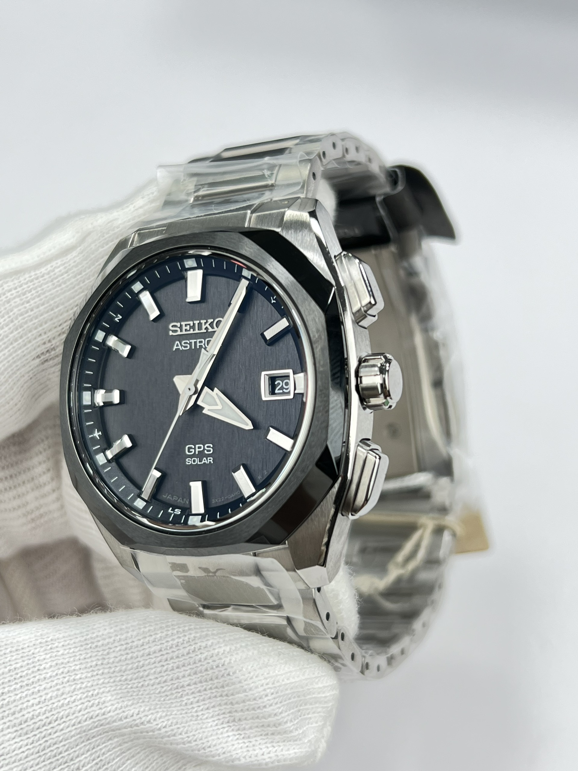 2-a11e314b-f956-43c3-94e2-87d8178c739b-9aa08884-3913-46c3-8e73-e3efd434ec40