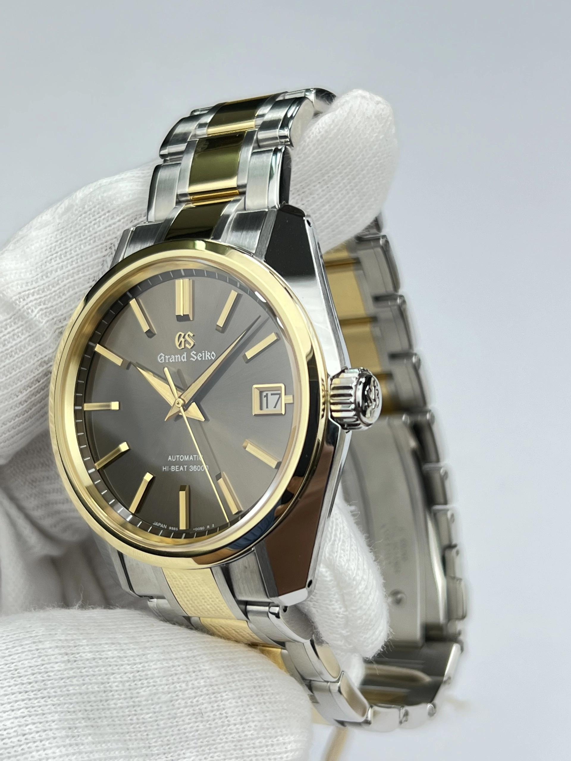 2-b9ef4648-ab54-44cb-b09e-6702acf1d603