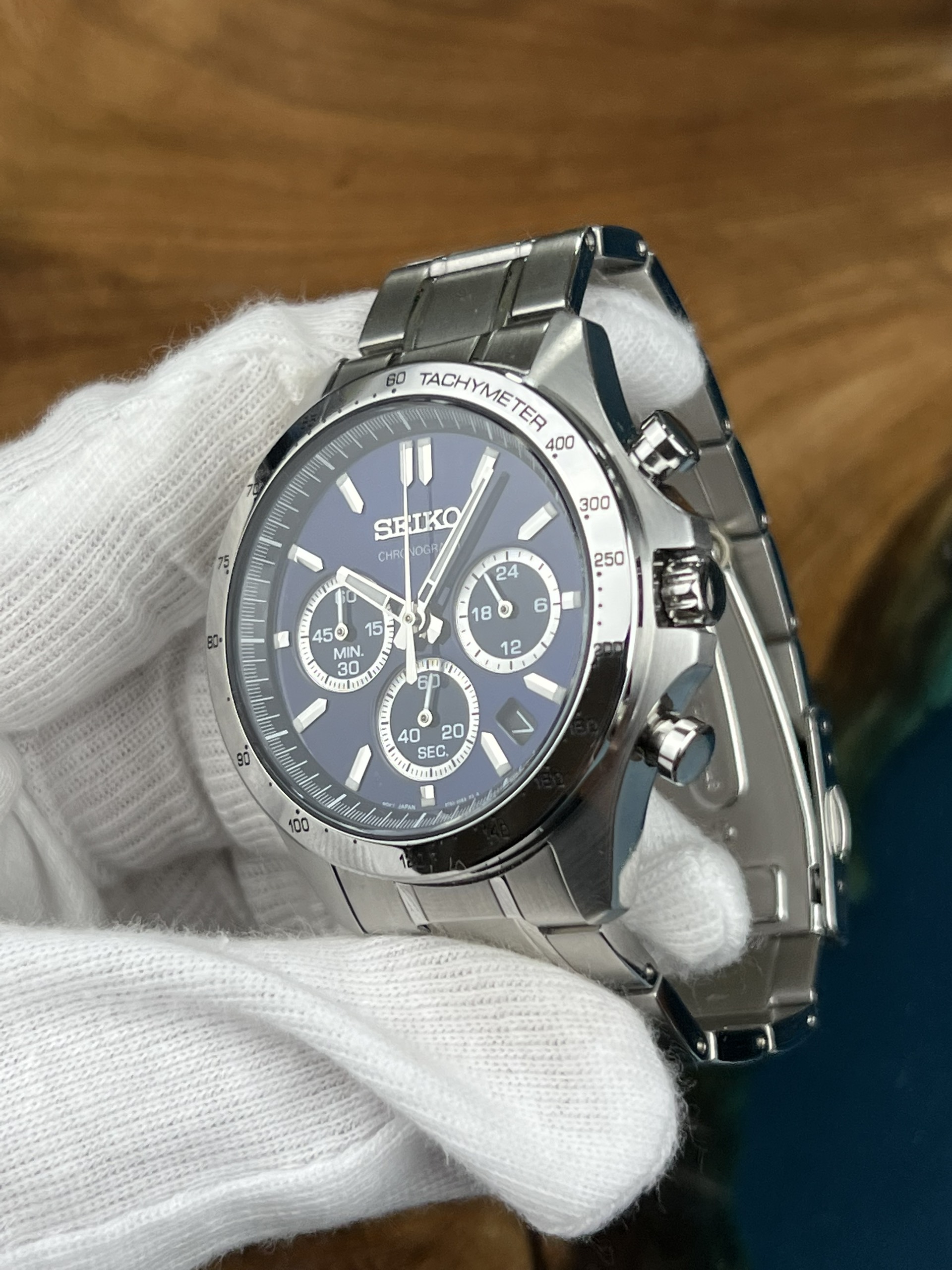 2-e2ccafff-278f-4288-8a54-7ae3ddabf30f-9feb4756-a51d-4538-9bd8-42f9e71e57b3