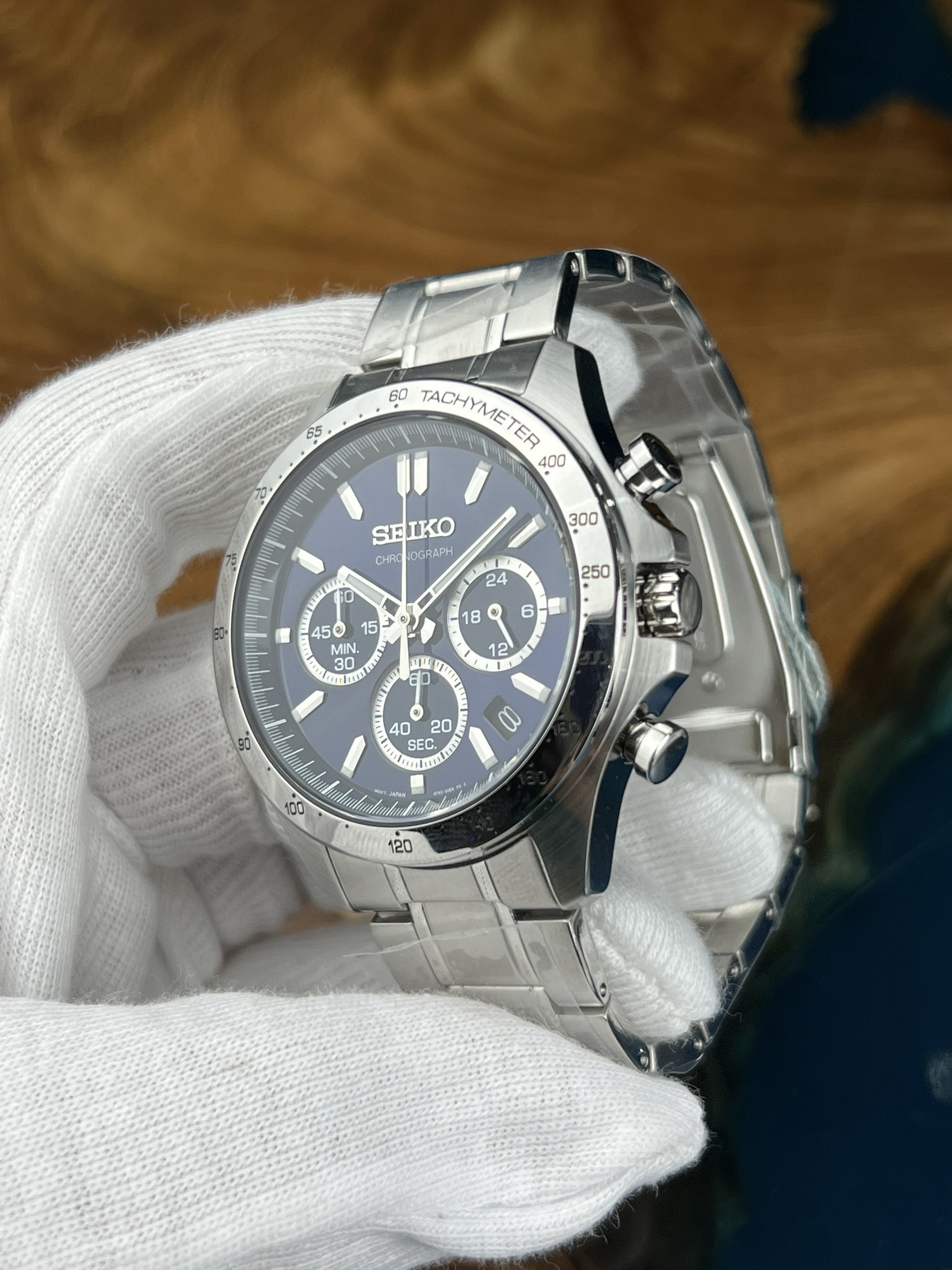 22-2200d095-5a44-4c60-aa25-4746d120a2b9