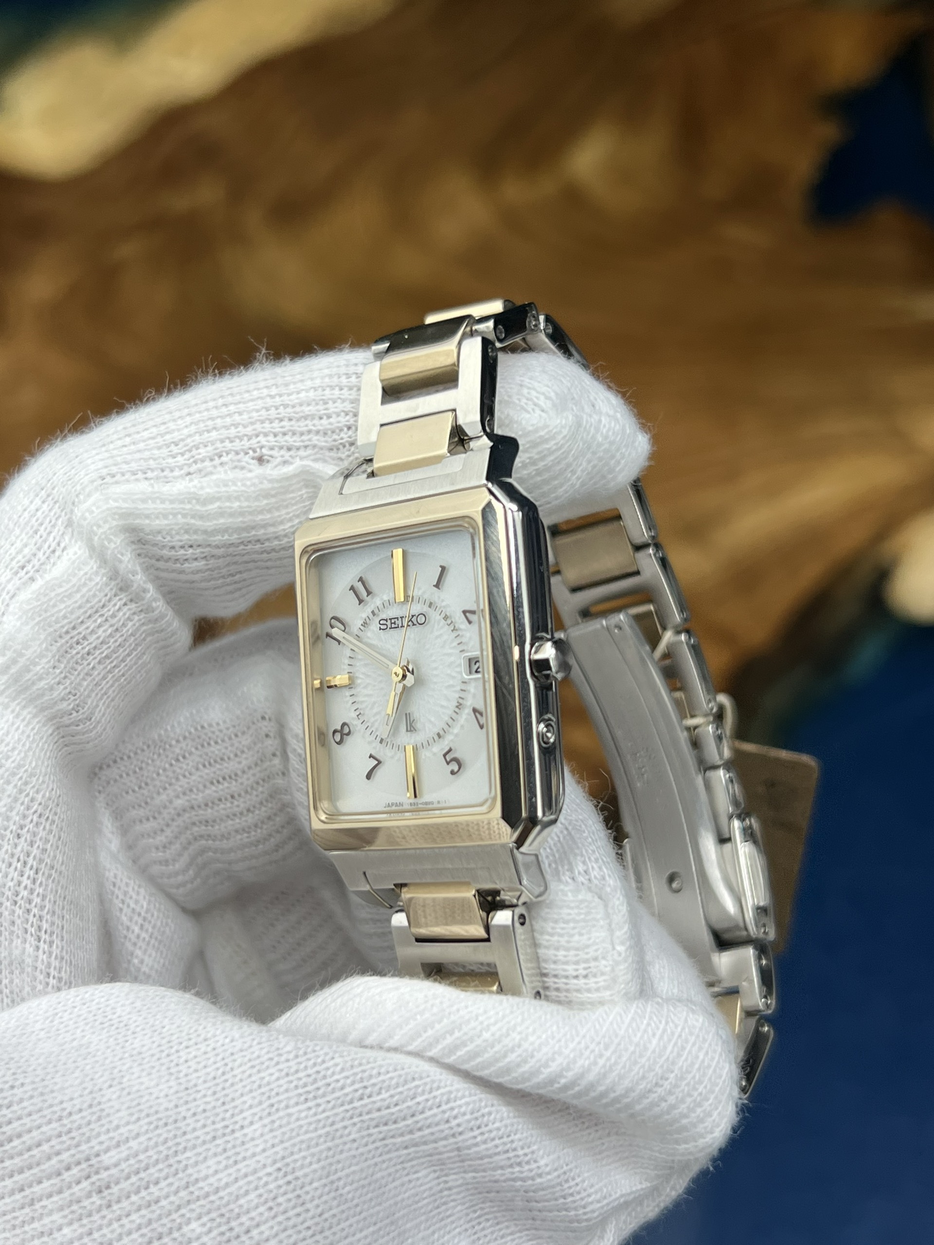 22-28e36e40-1aa8-419e-8704-42ee0db99ea7