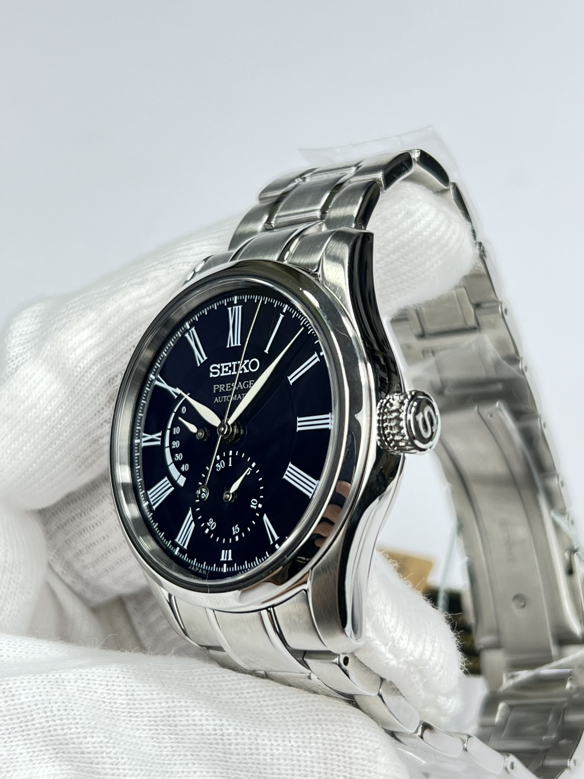 22-a0581fd3-f6c5-43df-836e-38a656d1f3bb