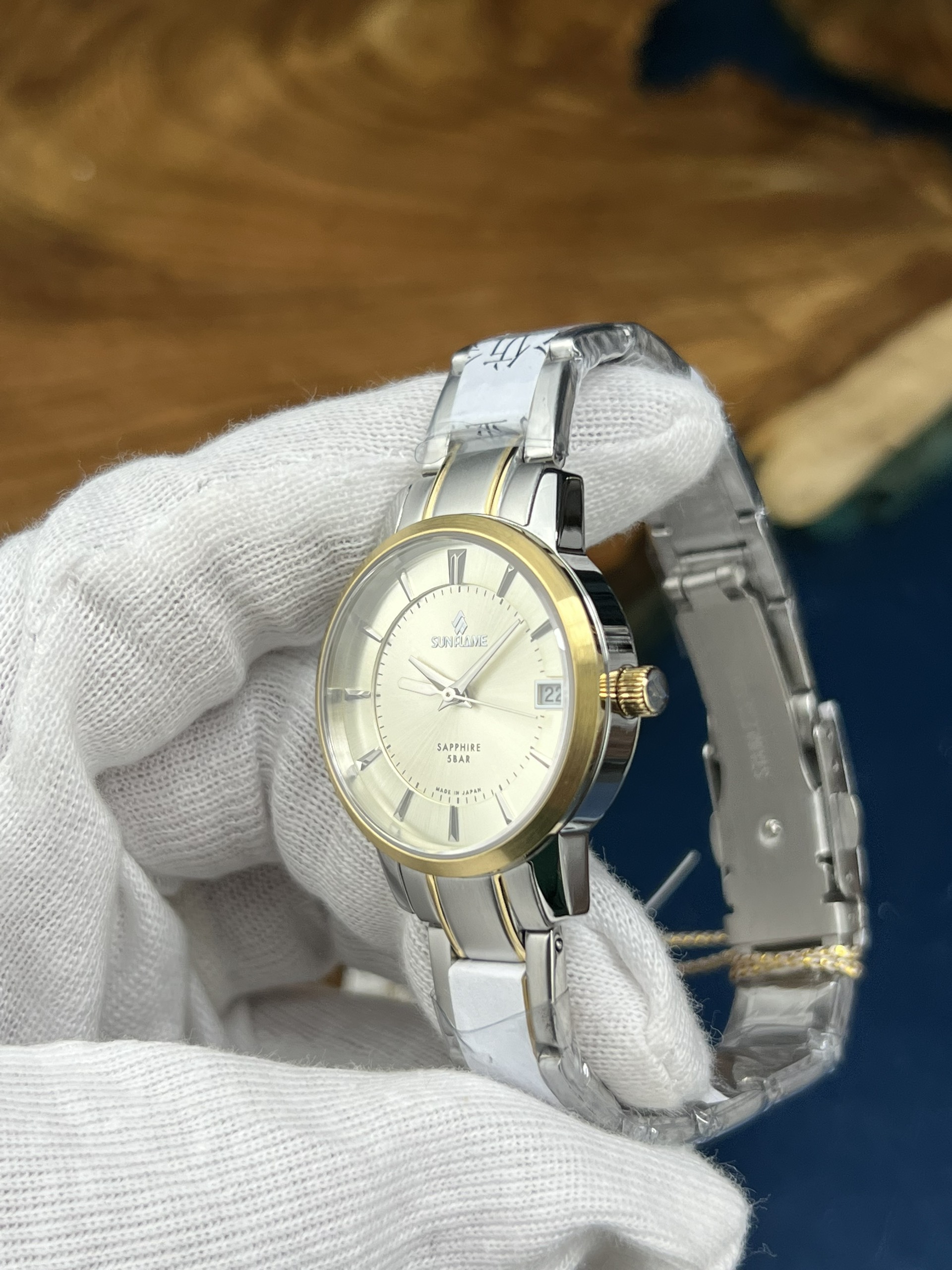 22-ee330472-ca1a-4366-8768-7409b4aeac91