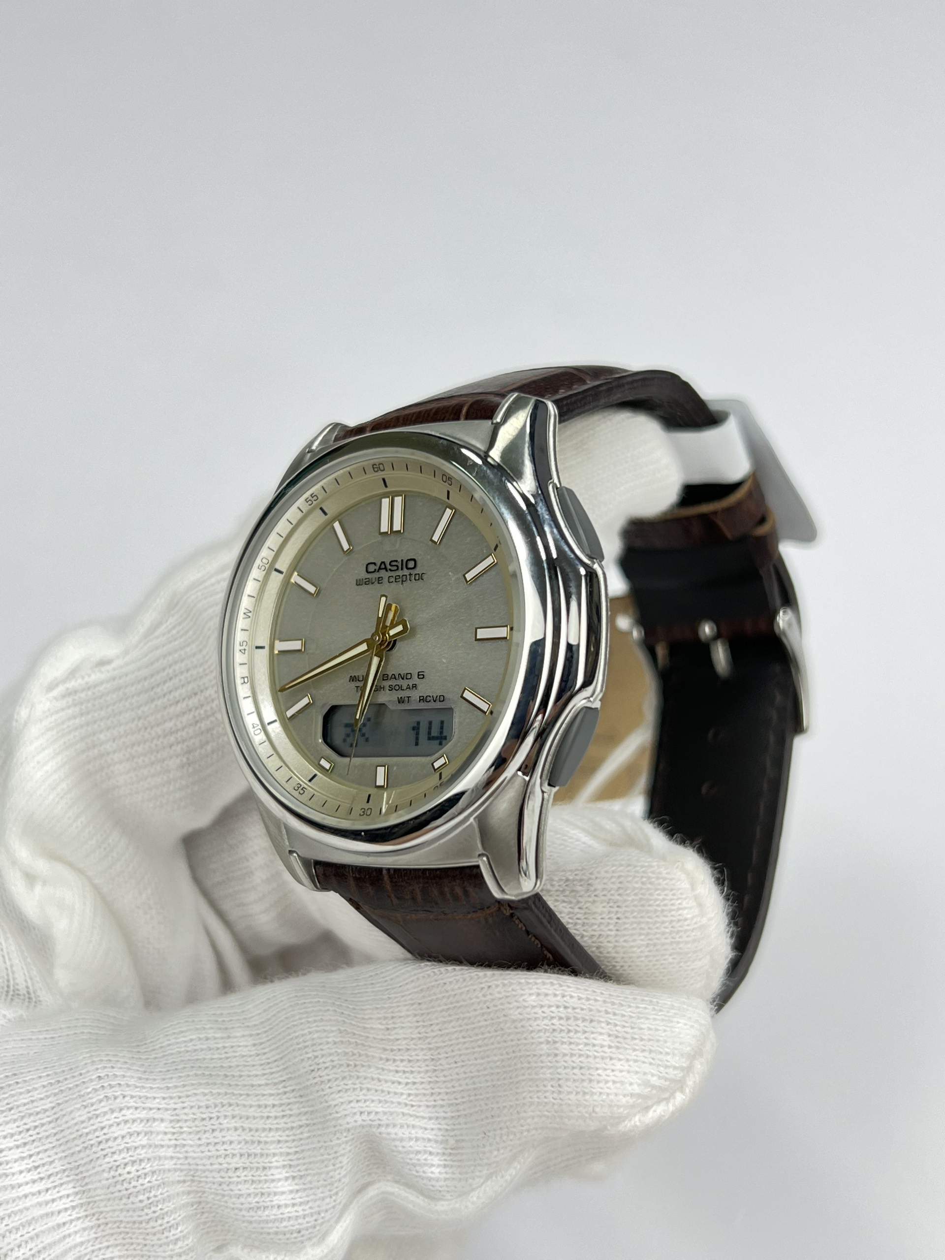 22-ee476f1f-00a4-4cf7-87a1-d26a99e10e17