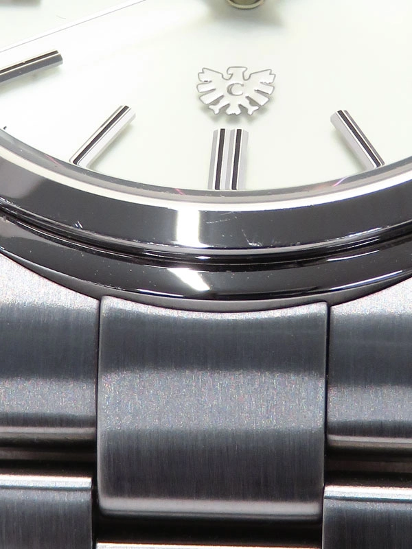 2323021610019-7-jpeg