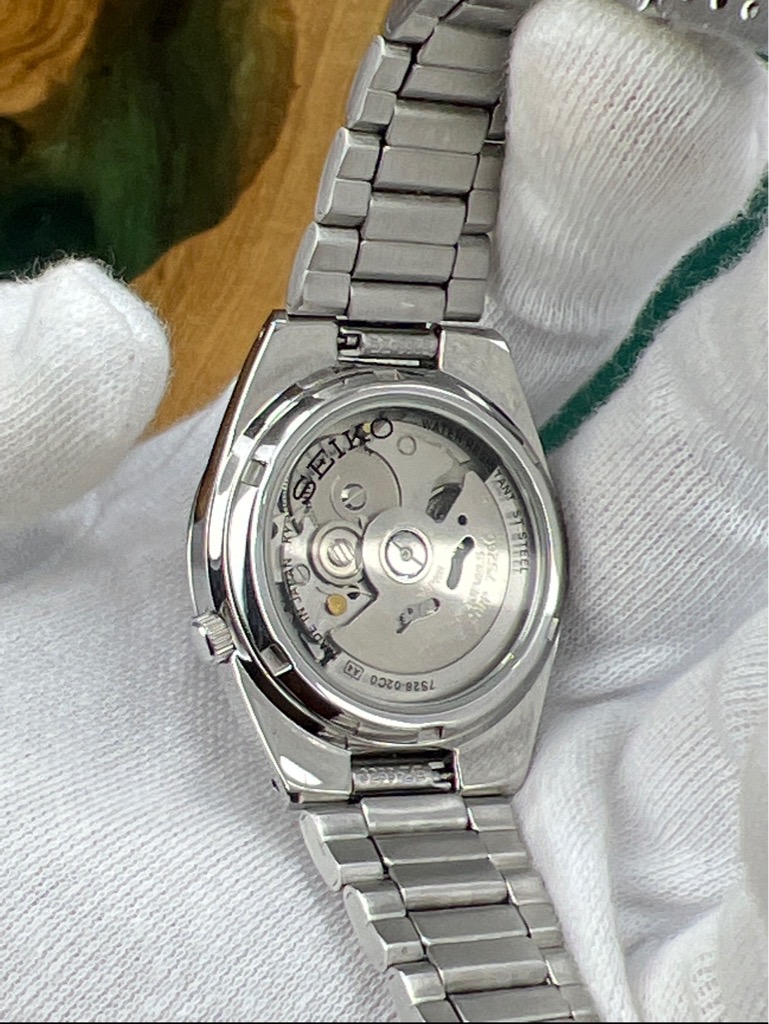 24e1a028-977f-4c6c-a9f9-11eb75220b46