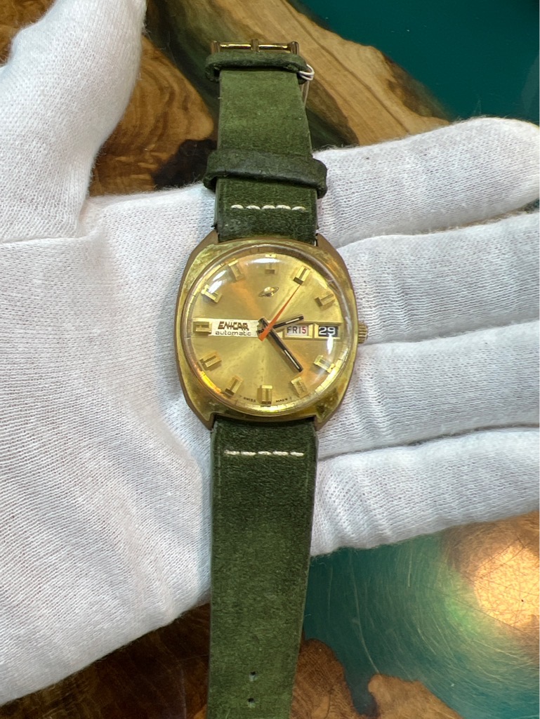 281c5884-f9ef-4e5f-950f-13ef51f24144