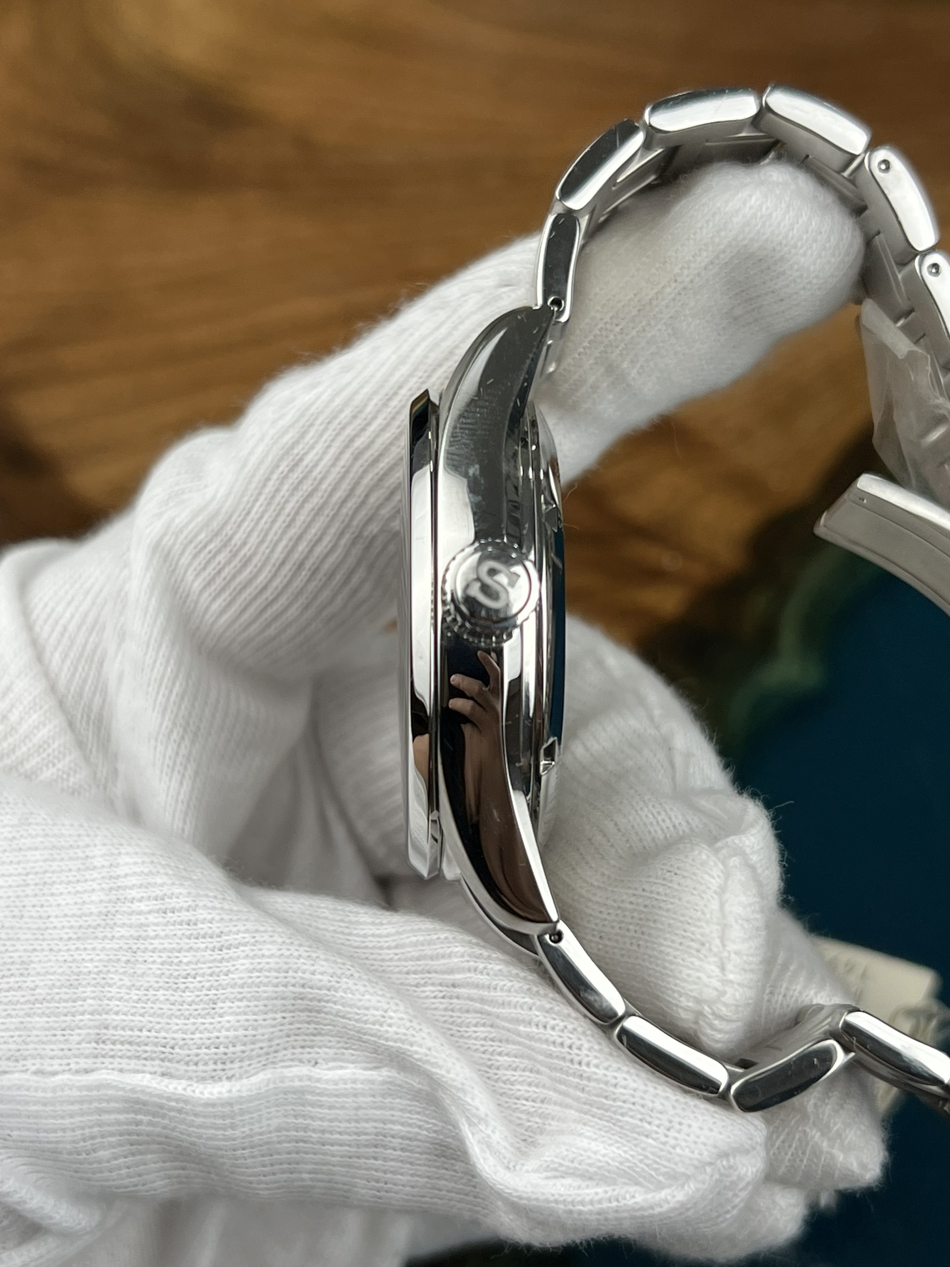 3-18de4d42-bc4f-410f-88ab-c12b10a6c2b7-f8f8a1b5-e6cf-424f-84bc-3ce3f664e949