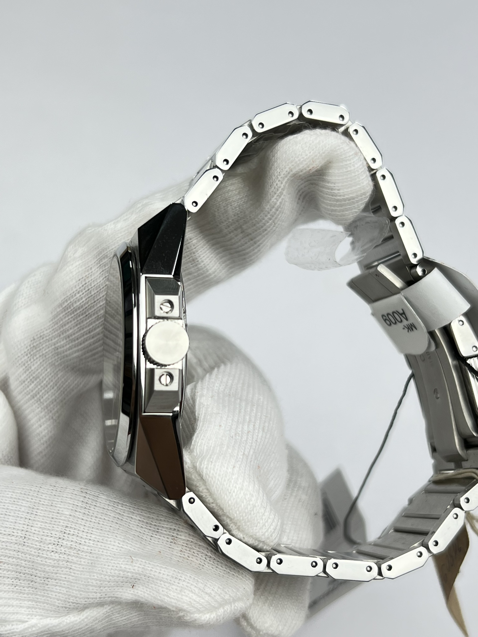 3-77cd27d6-d510-4d9a-a73c-fc6c2605193b