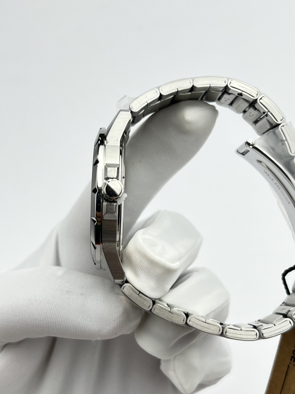 3-990dcec7-6973-4a1d-bbe0-d1229097e558-9b87dd15-a255-4ada-b1dd-63a2ca01431a