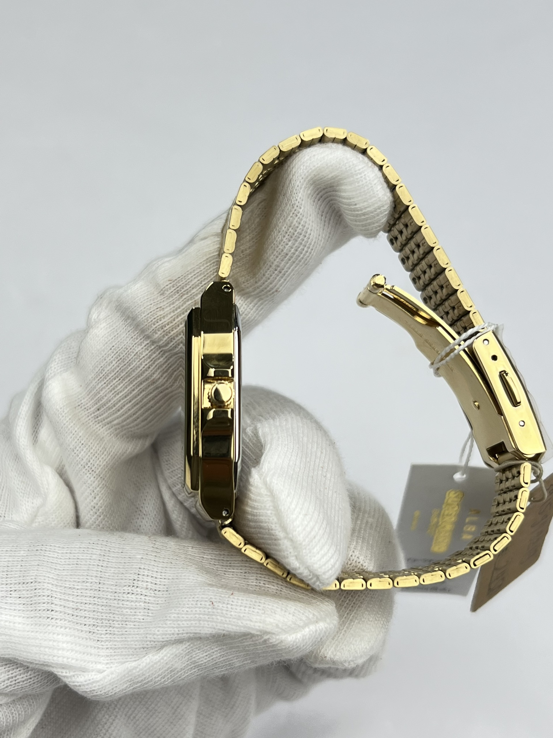 3-b50698ef-1007-4753-beb9-548929641c3d