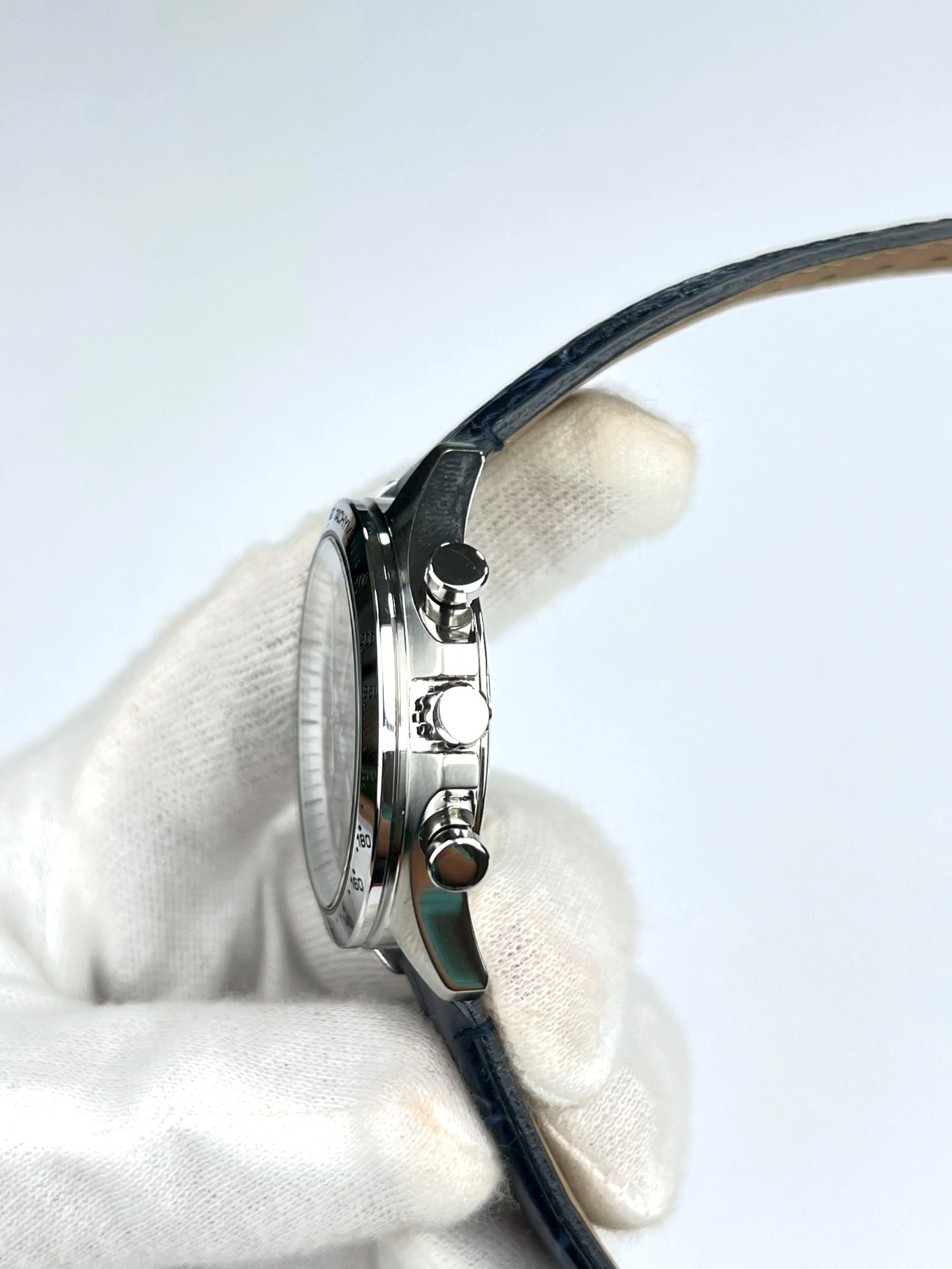 3-e3c3c9ad-8c27-49bb-9d47-fb3ae494d5ef-a6a35926-8990-4109-b18b-ad221fea8b65