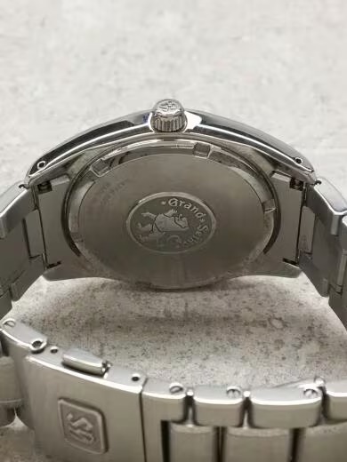 3-mn-11zon-6e8c456d-3c5a-4d46-b9b3-ecc26f56bb2e