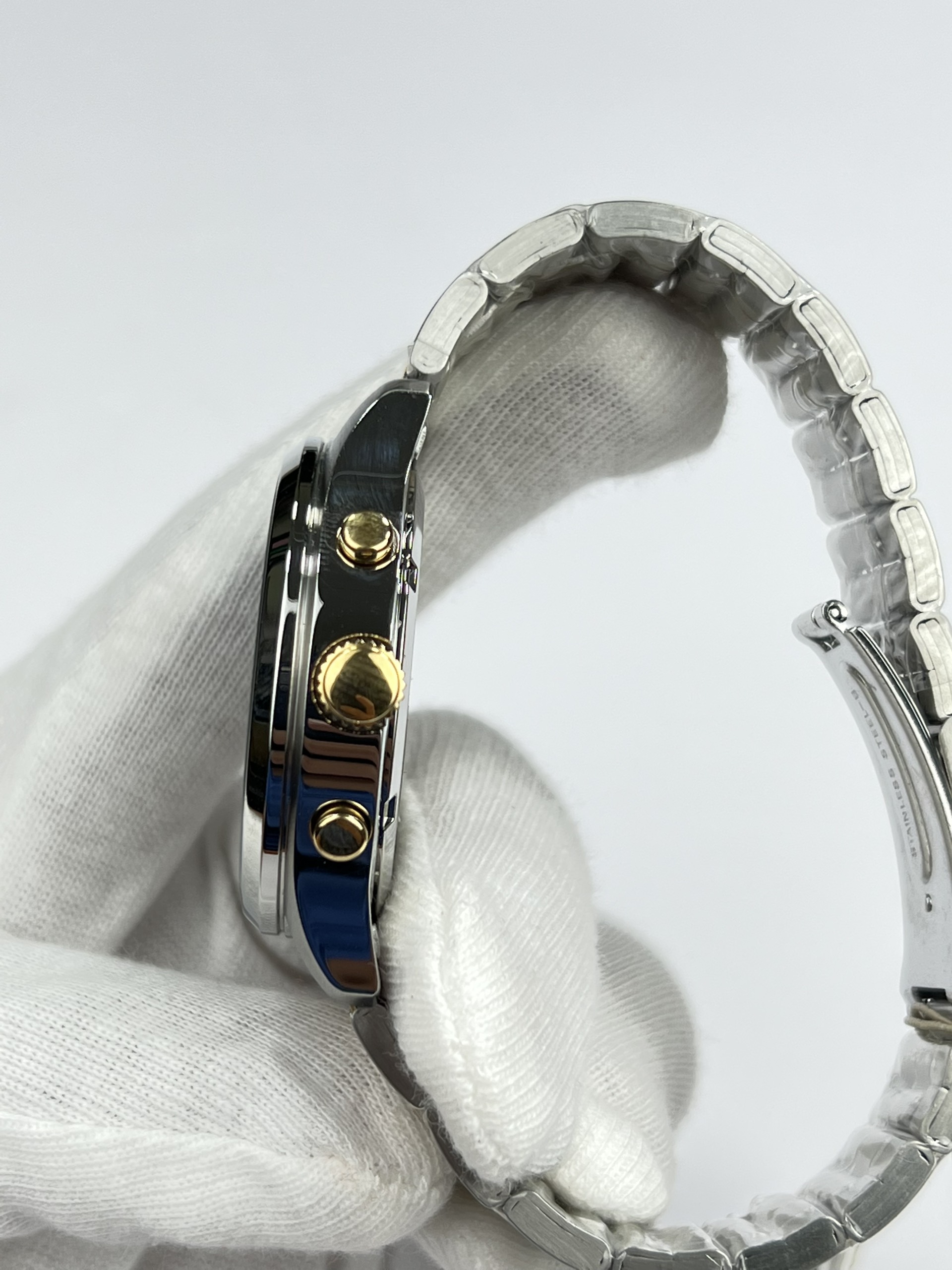 33-21521881-3016-4992-8cfb-f5d5168bd00c