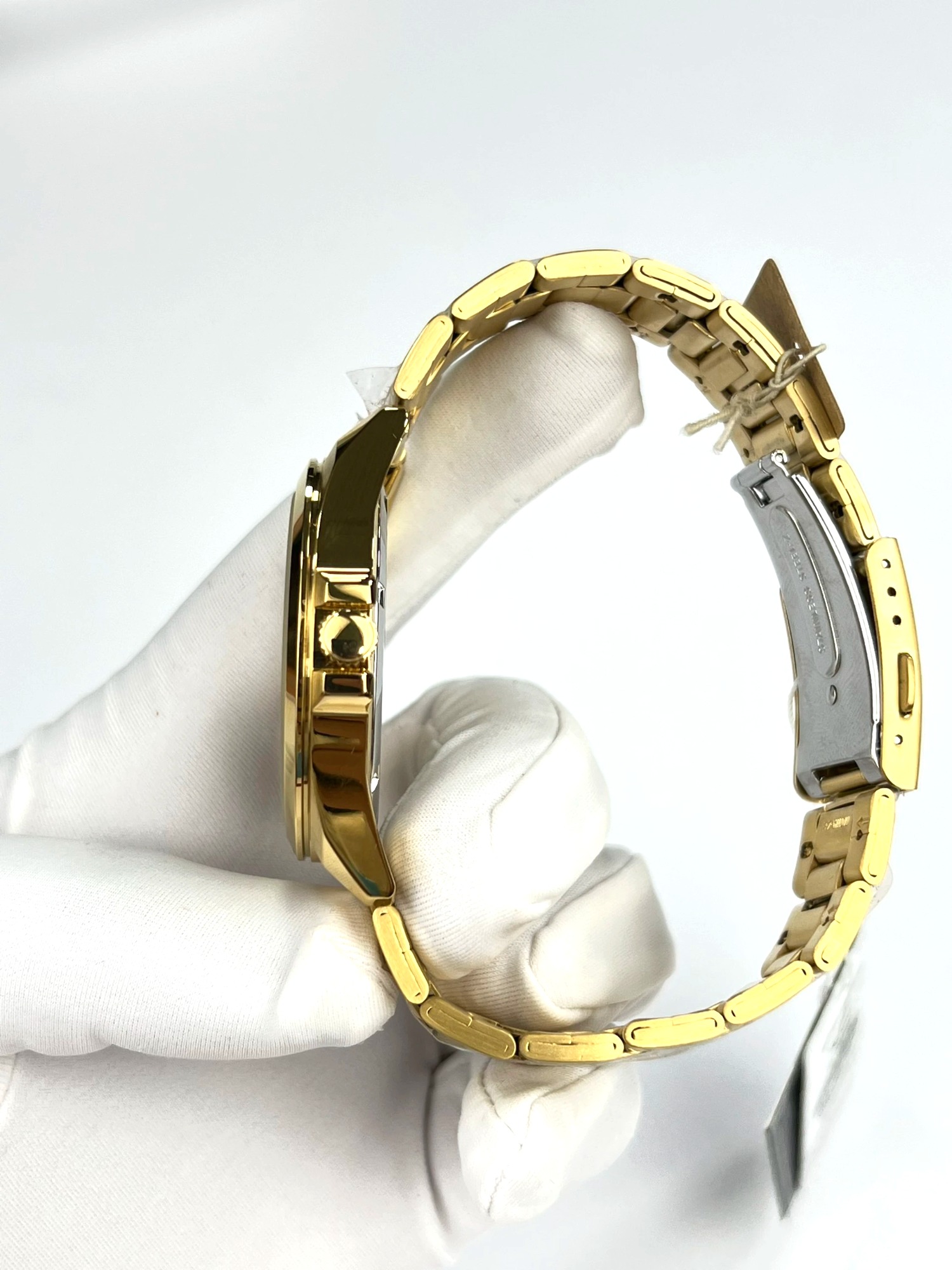 33-56f9d8e7-2746-4407-a813-f9b7fdba3b78-e7975e67-ff99-475c-bb1d-cf44e1aed0c3