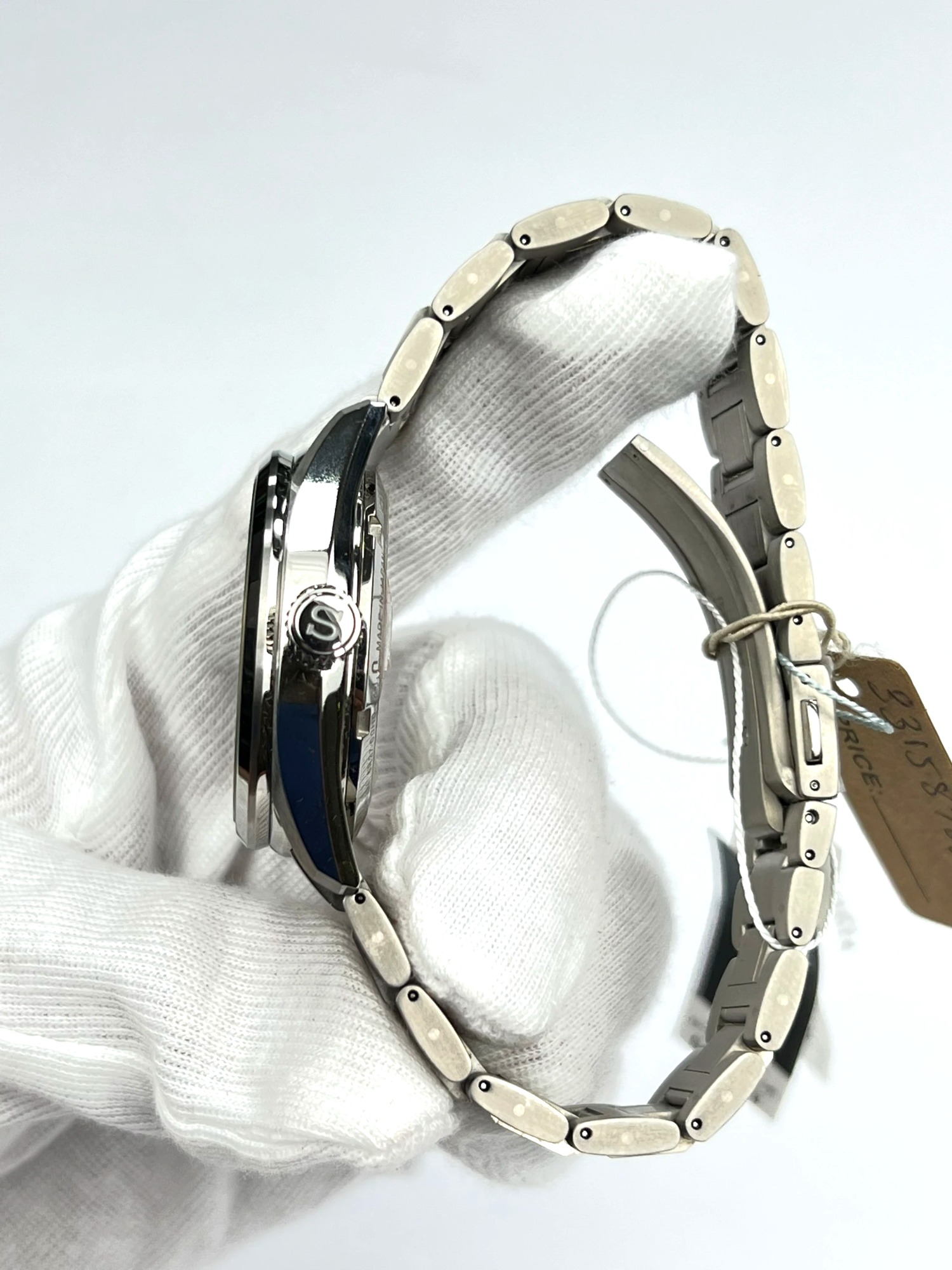 33-9b0c7f6f-cfd9-4bb0-a49c-62244f78af55-f570446c-59dd-48d3-a669-13a9142f14ba-729e99b0-1295-491c-a492-027a14017775